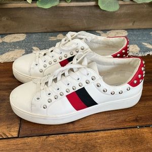Steve Madden sneakers. Have been worn, not new, but in good condition.Size 7.5